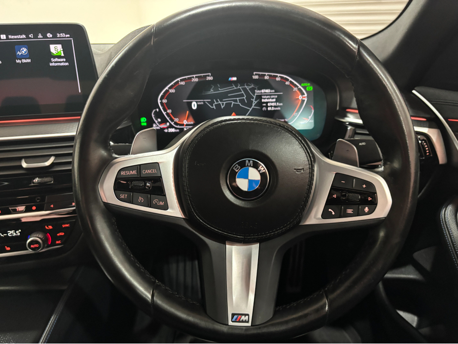 2023 BMW 5 Series - image 9