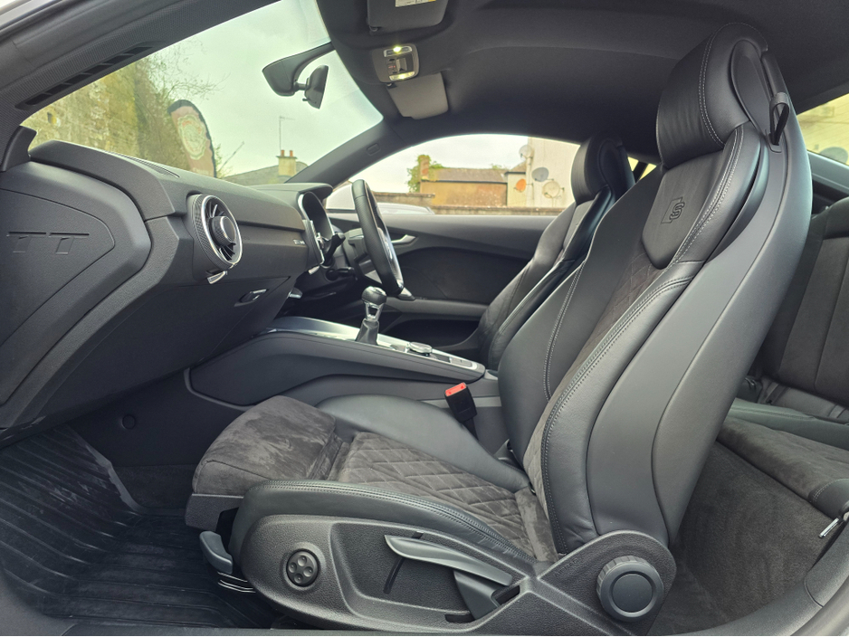 2016 Audi TT - image 12