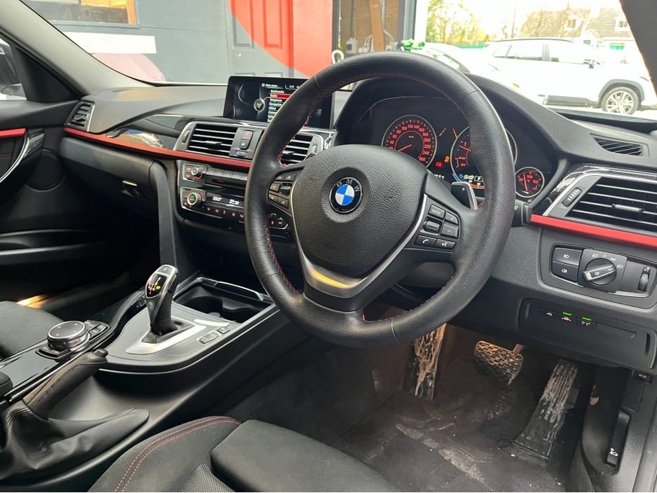 2016 BMW 3 Series - image 10