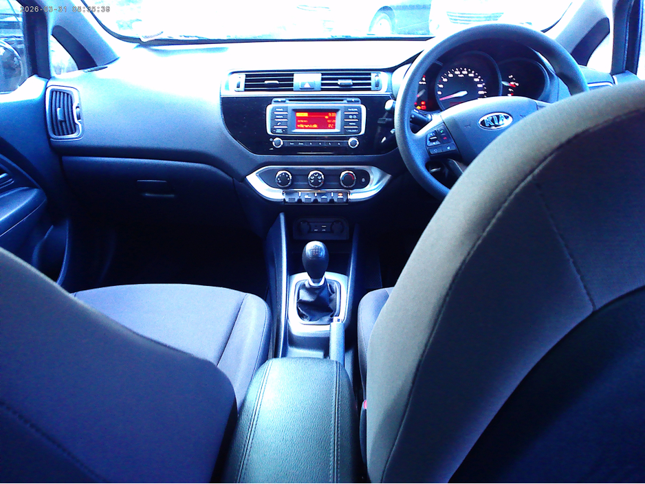 2015 Kia Rio - image 5