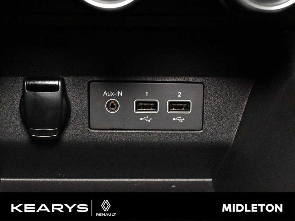2020 Renault Clio - image 16