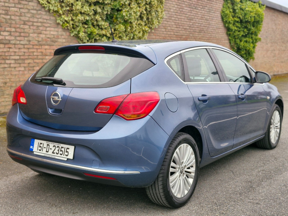 2015 Opel Astra - image 18