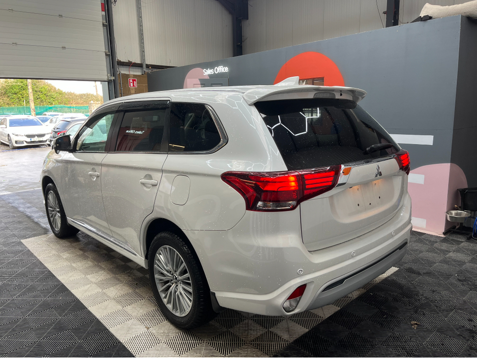 2019 Mitsubishi Outlander €21950 2019 MITSUBISHI OUTLANDER PHEV ED 2.4 AUTOMATIC / CRUISE CONTROL / REVERSE CAMERA / ELECTRIC HEATED SEATS / HEATED STEERING WHEEL €21,950