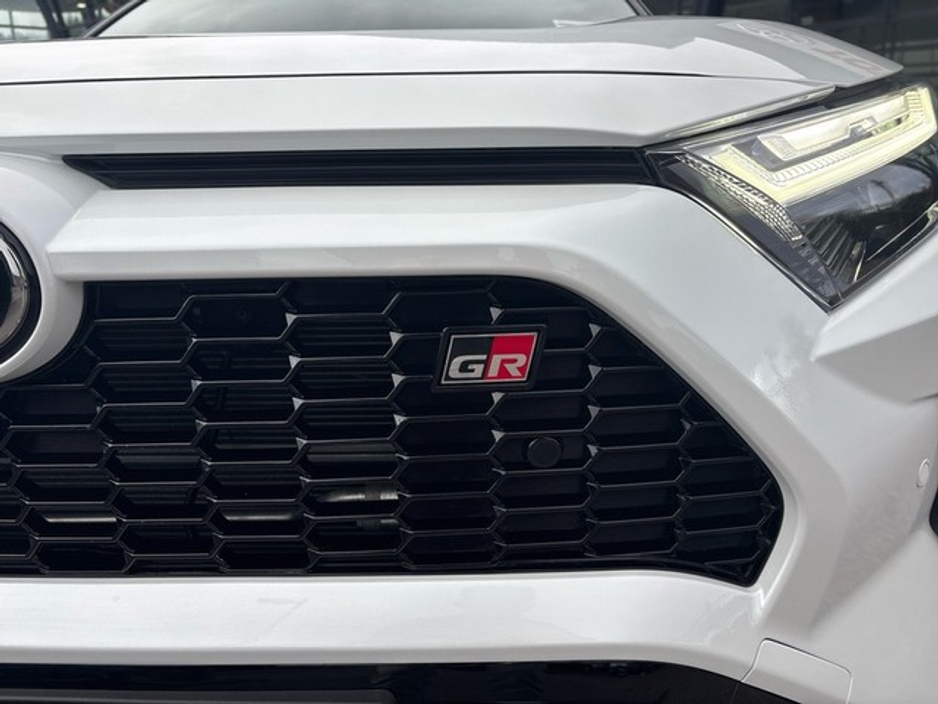 2025 Toyota Rav4 - image 11