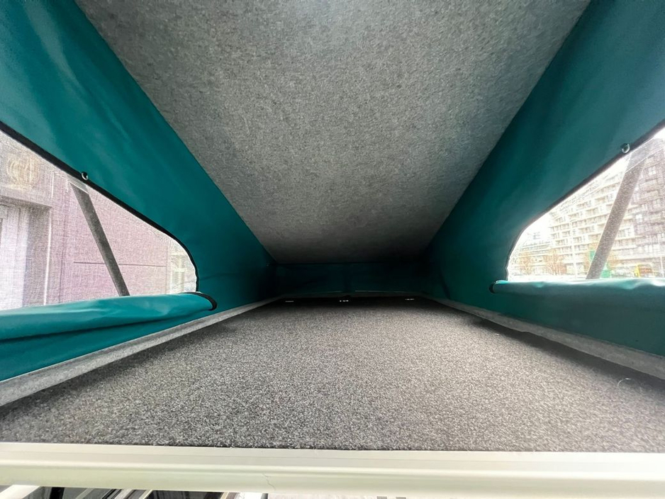 2018 Volkswagen Transporter - image 31