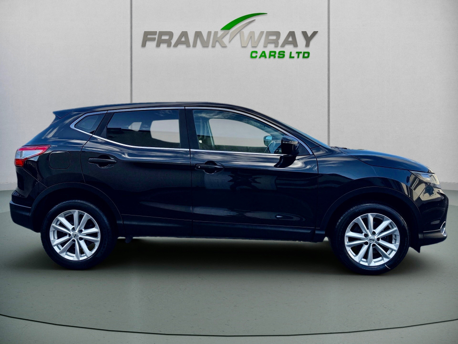 2016 Nissan Qashqai - image 4