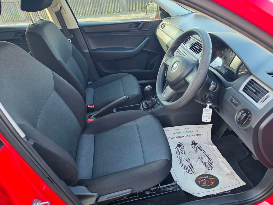 2015 Skoda Rapid - image 12