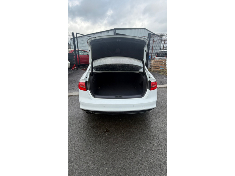 2014 Audi A4 2.0 TFSI 221BHP S TR. QU. S LINE AVANT €14,999