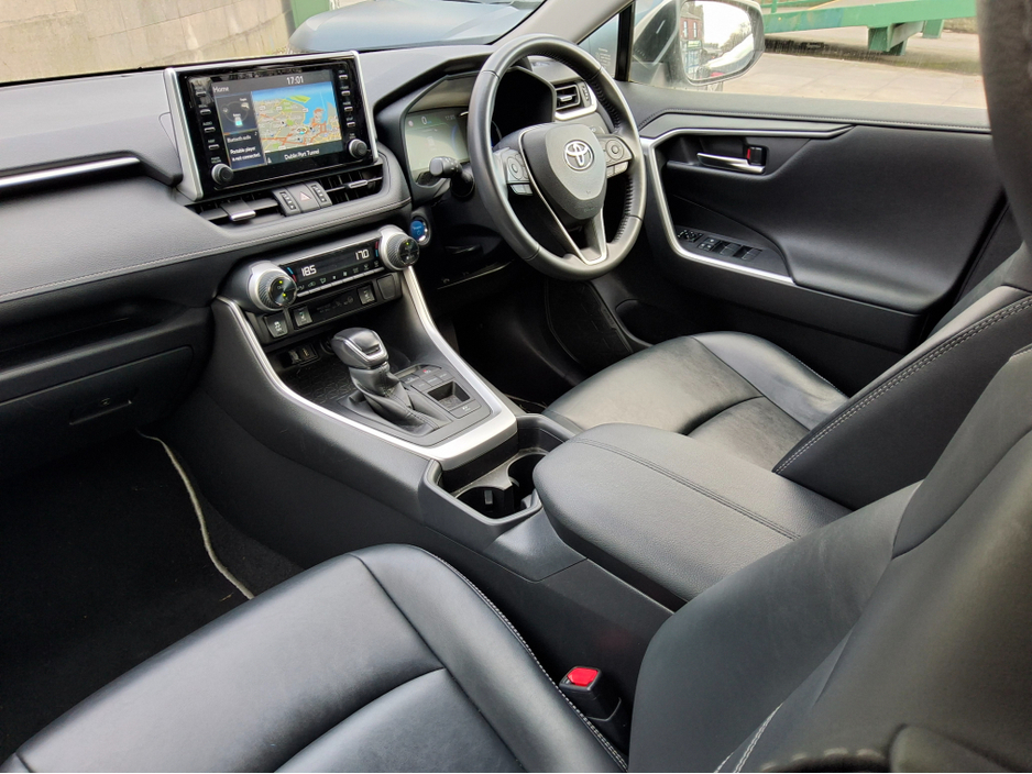 2021 Toyota Rav4 - image 6