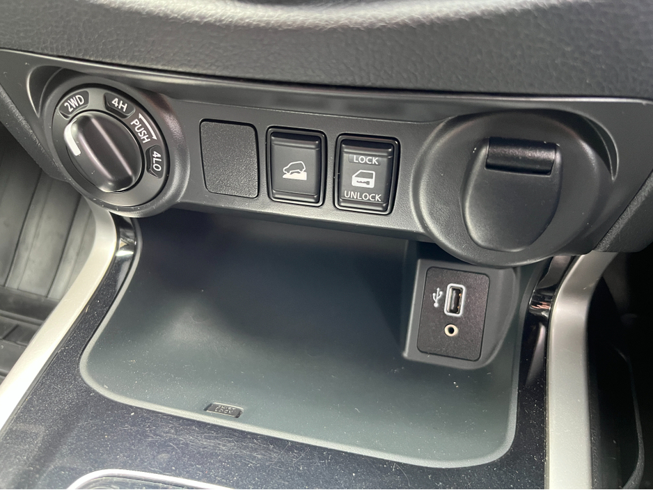 2019 Nissan Navara - image 18