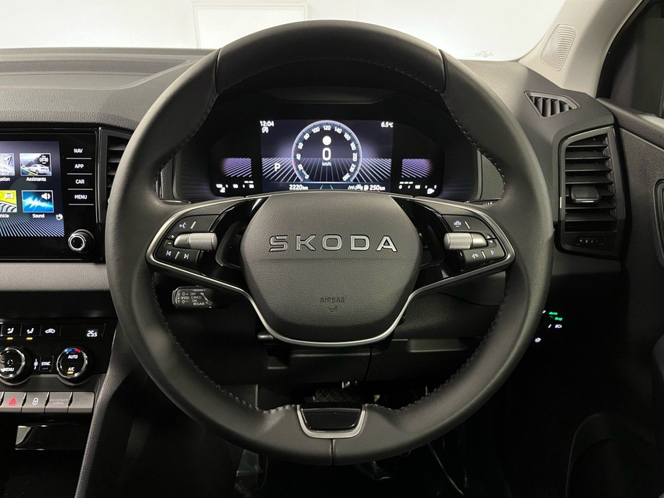 2025 Skoda Karoq Selection DSG 1.5TSI 150BHP - Reversing Camera - Climate Control - Cruise Control - Auto Lights/Wipers - Apple CarPlay/Android Auto €40,950