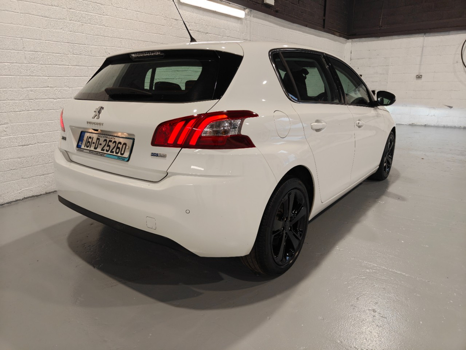 2016 Peugeot 308 - image 5