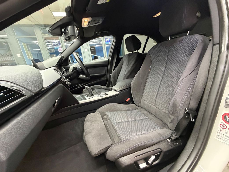 2017 BMW 3 Series - image 28