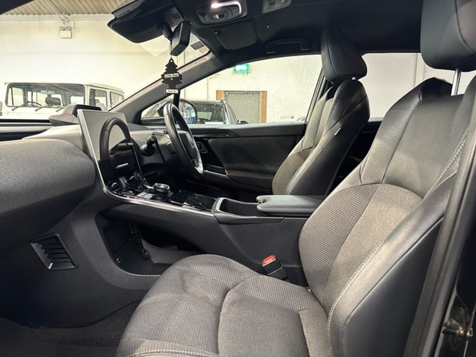 2023 Toyota bZ4X - image 6