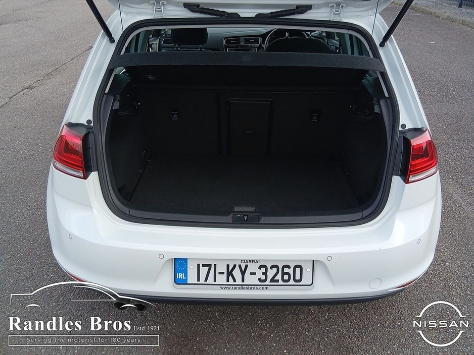 2017 Volkswagen Golf - image 15