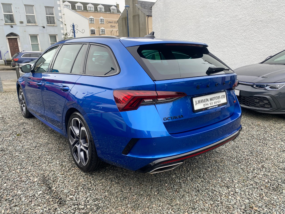 2022 Skoda Octavia - image 28