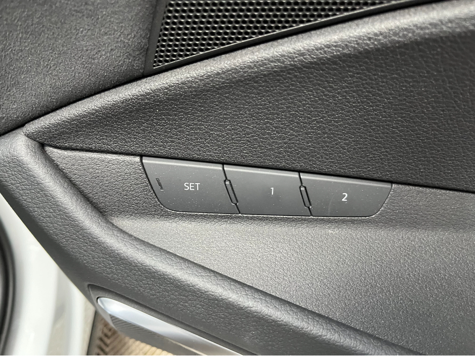 2022 Audi e-tron - image 13