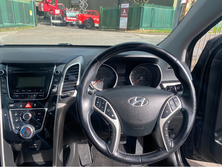 2016 Hyundai i30 - image 11
