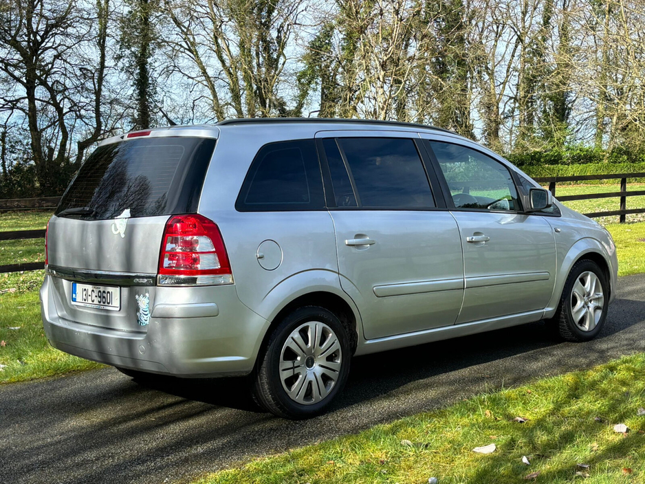 2013 Vauxhall Zafira - image 9