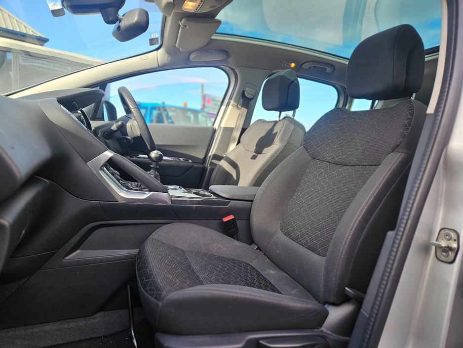 2016 Peugeot 3008 - image 10