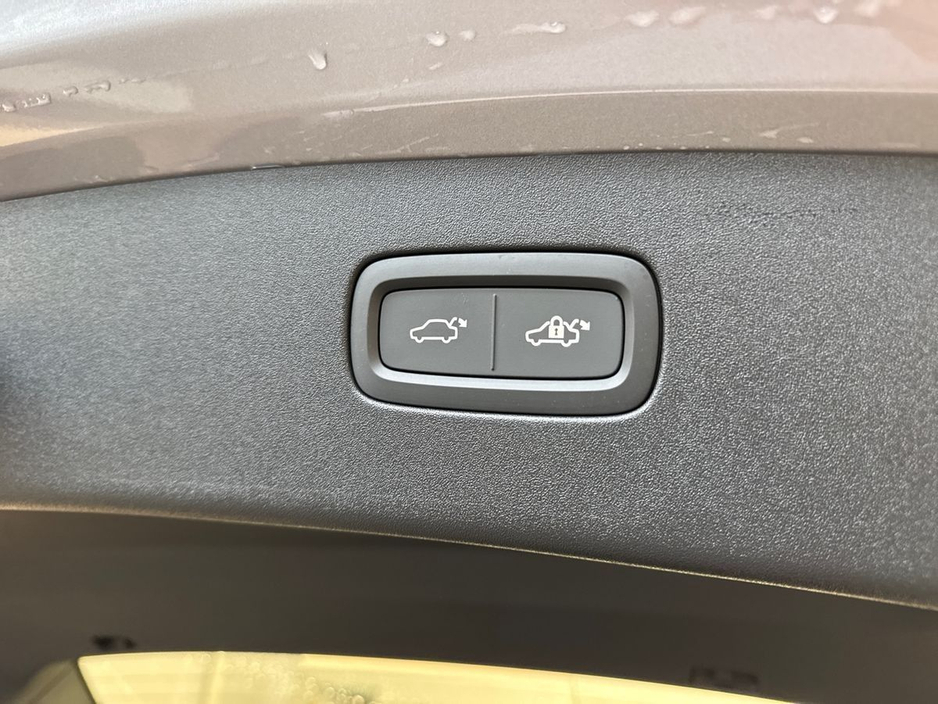 2026 Volvo ES90 - image 23