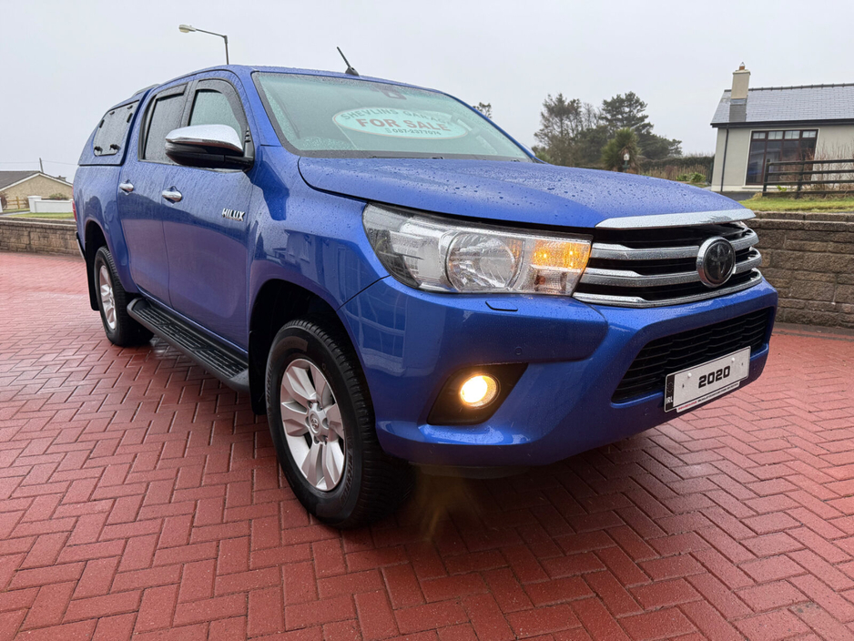 2020 Toyota Hilux - image 4