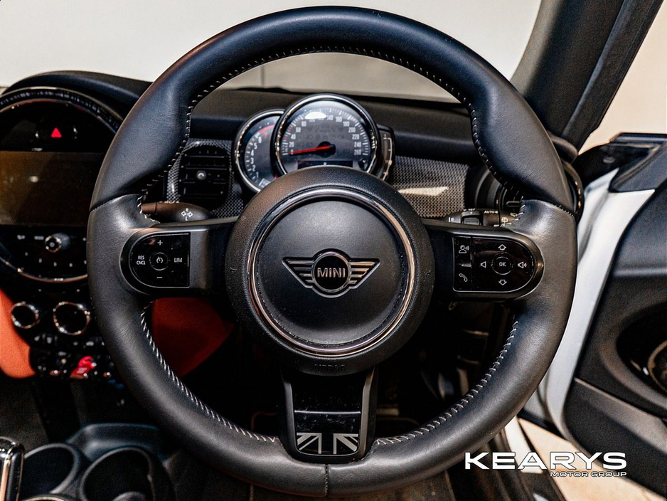 2023 MINI Hatch - image 18