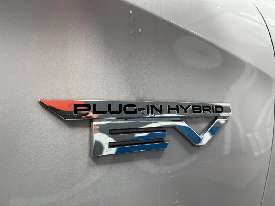 2023 Mitsubishi Outlander - image 7