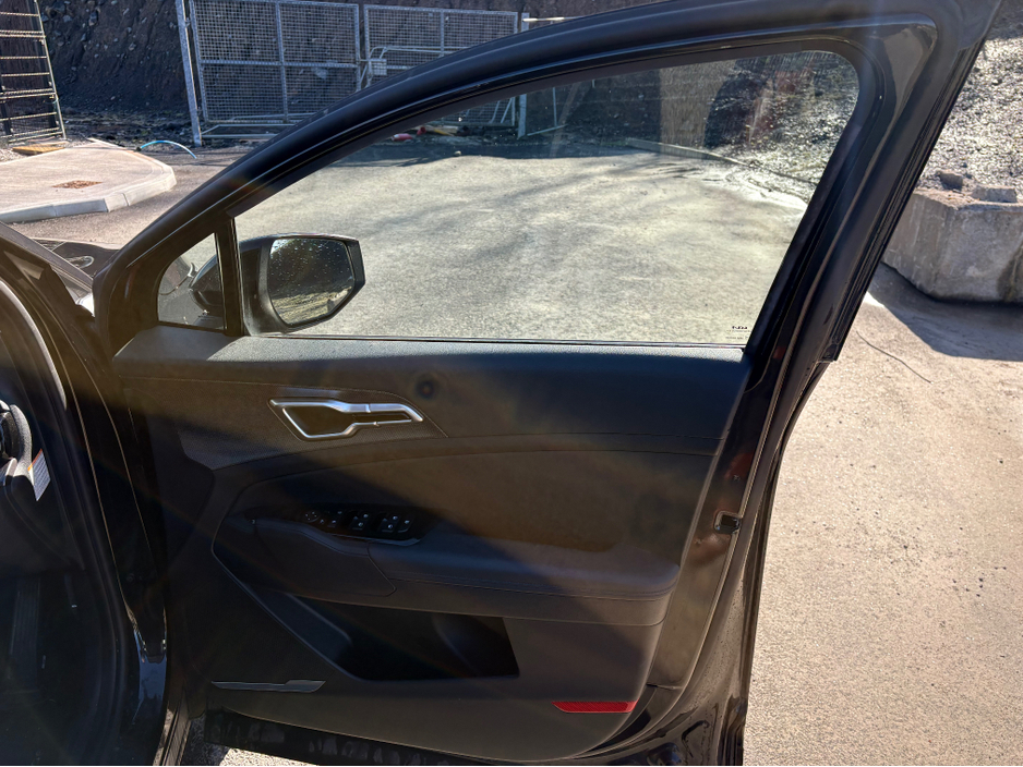 2023 Kia Sportage - image 9