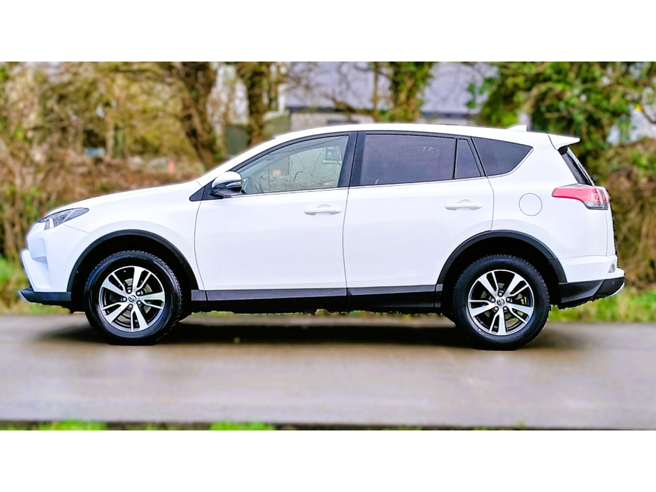 2018 Toyota Rav4 - image 14