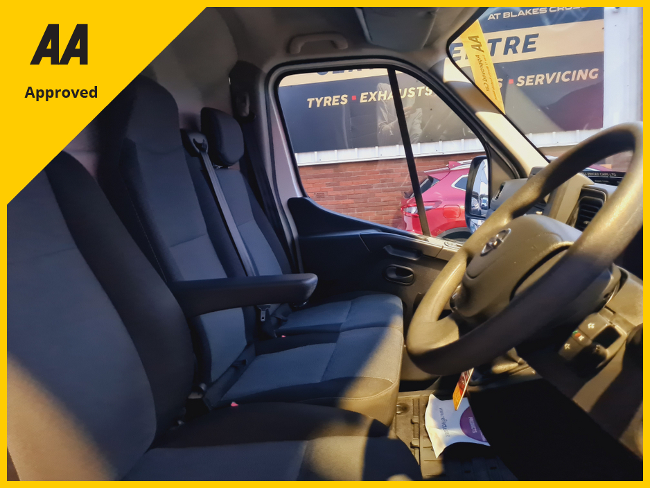 2020 Nissan NV400 - image 9