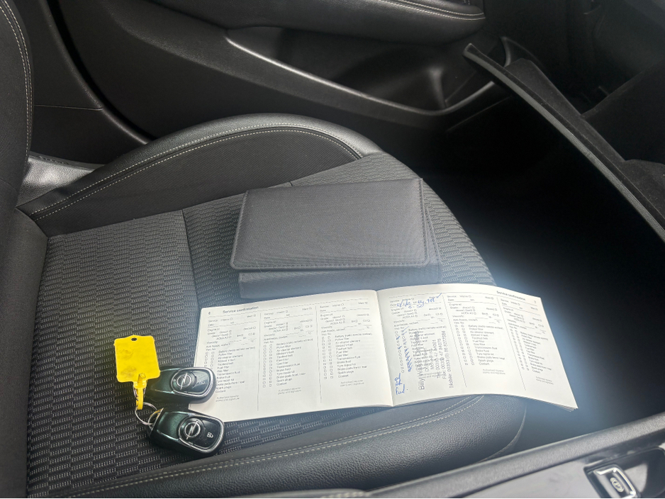 2018 Opel Insignia - image 22