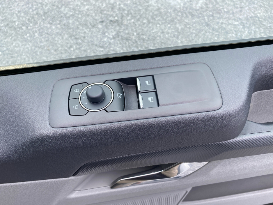 2026 Ford Transit Custom - image 20