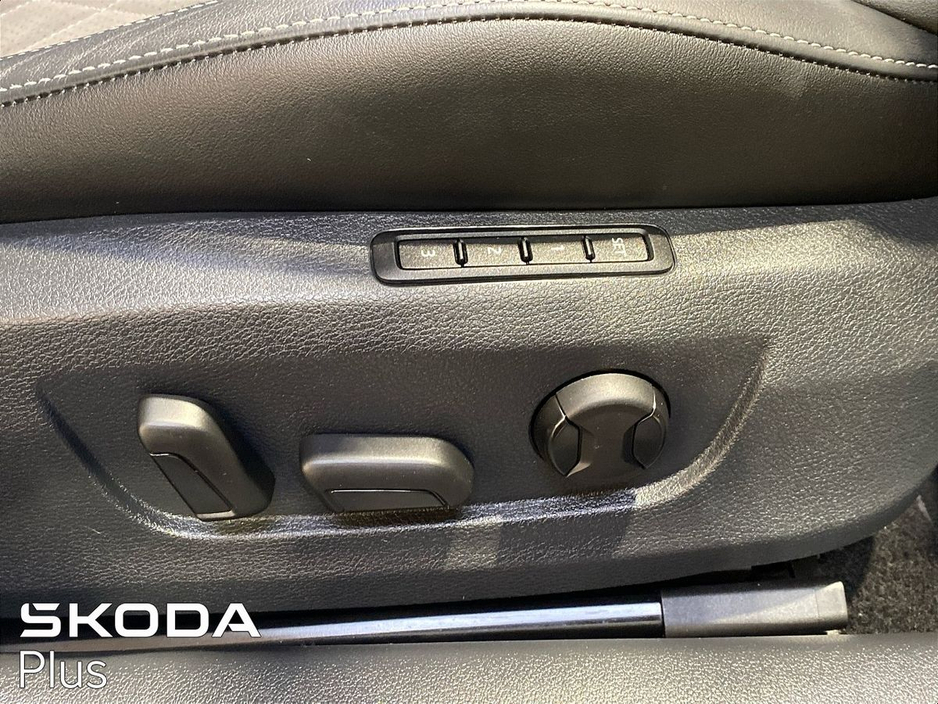 2023 Skoda Superb - image 21