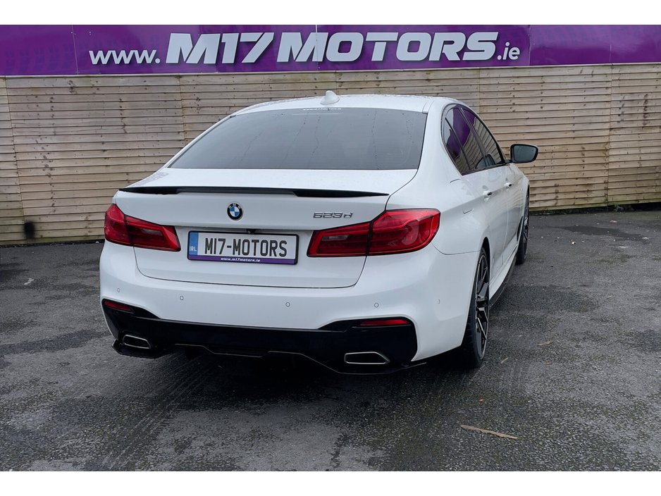 2017 BMW 5 Series - image 3