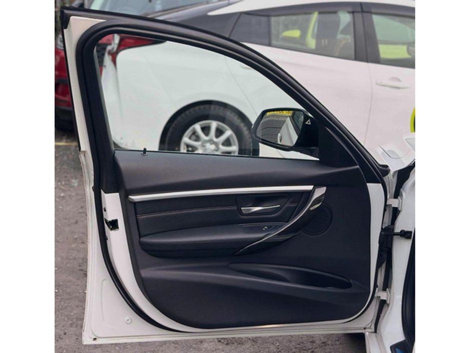 2016 BMW 3 Series 330E M Sport 2.0L  Automatic Plug-in Hybrid (5633) €18,495