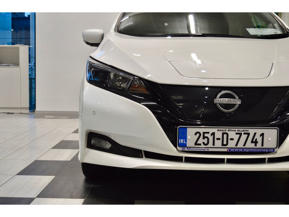 2025 Nissan Leaf Leaf SV Premium 40 kWh €24,995