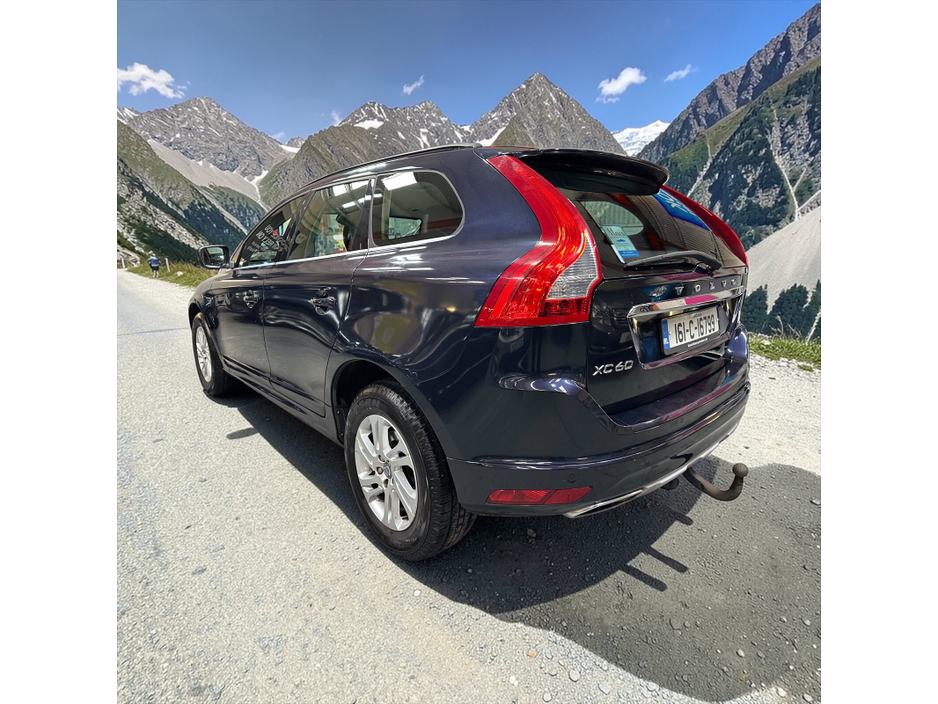 2016 Volvo XC60 - image 13