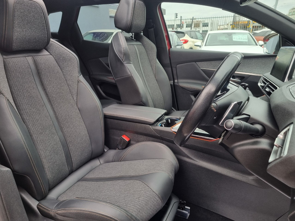 2019 Peugeot 3008 - image 14