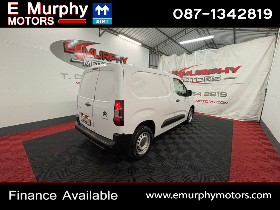 2023 Citroen Berlingo - image 6