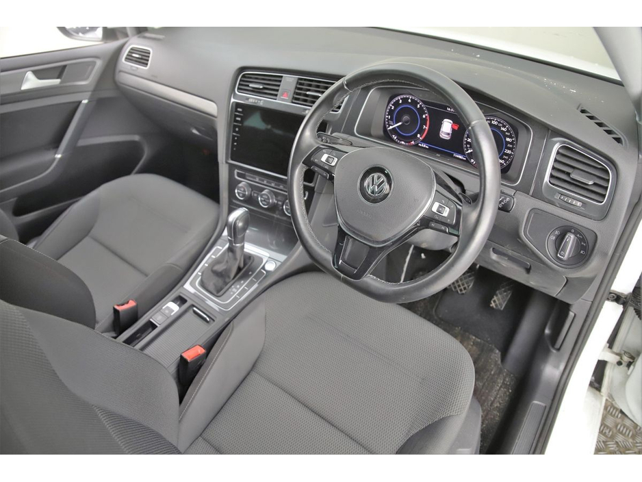 2018 Volkswagen Golf - image 27