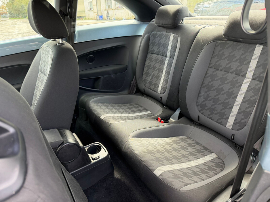 2017 Volkswagen Beetle - image 16