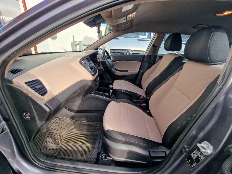 2015 Hyundai i20 - image 27