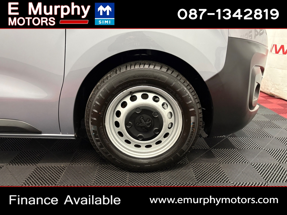 2023 Peugeot Expert - image 30