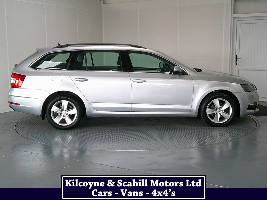 2020 Skoda Octavia - image 9