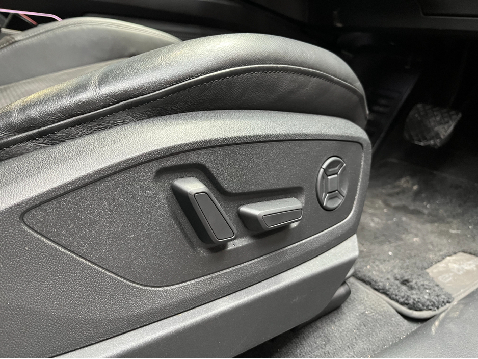 2021 Audi e-tron - image 13