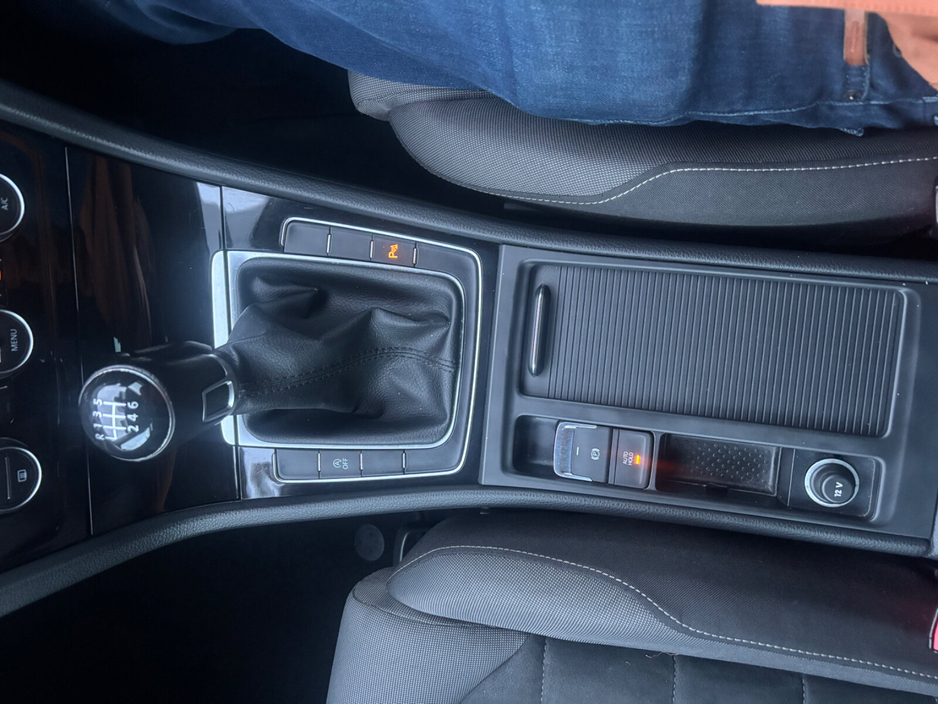 2018 Volkswagen Golf  €16,500