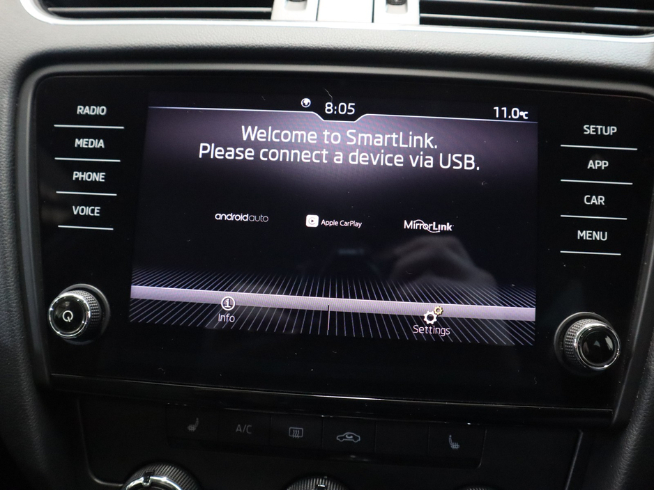 2020 Skoda Octavia - image 19