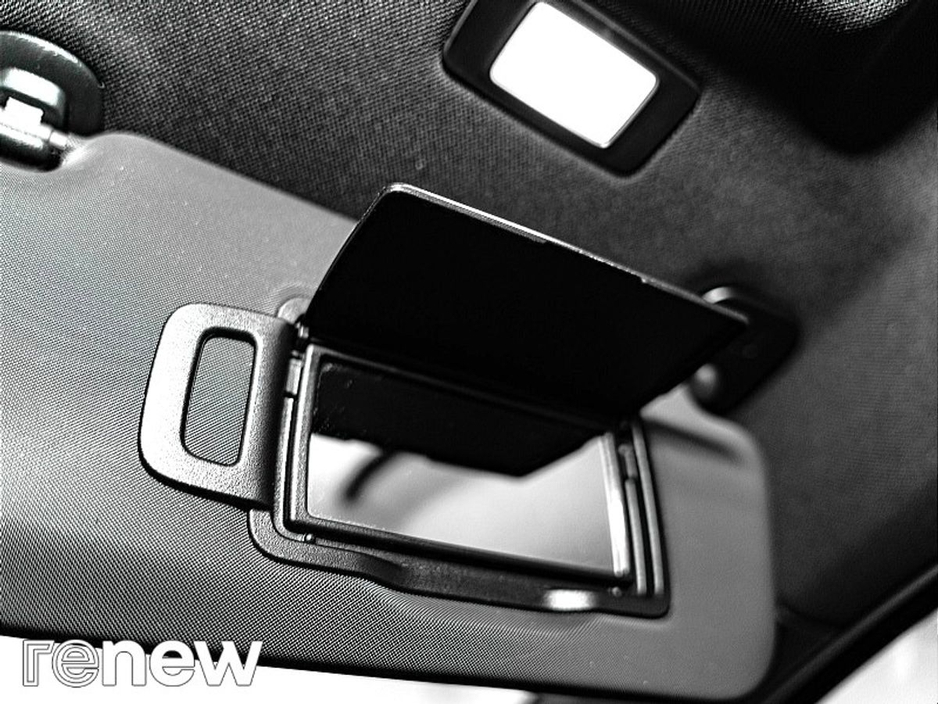 2024 Renault Megane E-Tech - image 24