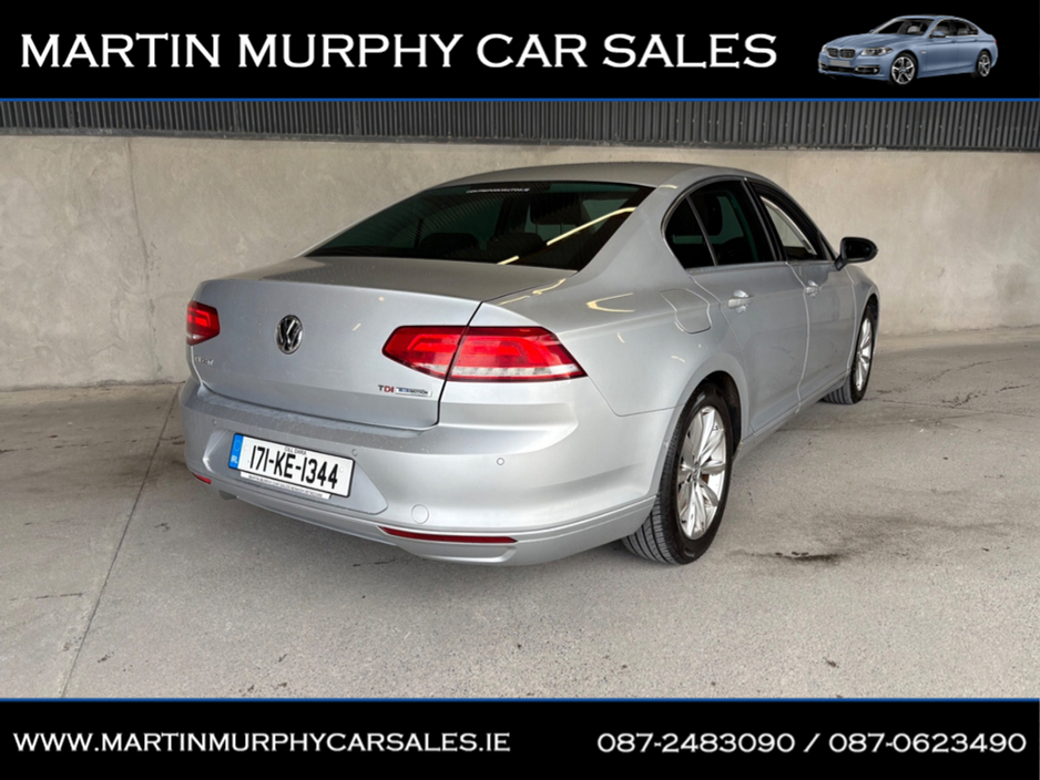 2017 Volkswagen Passat - image 8